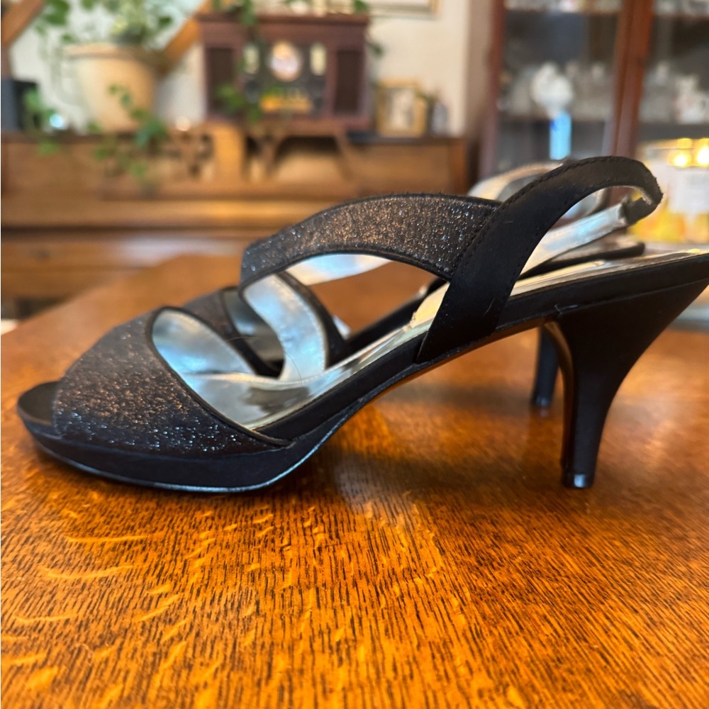 Sized 8, Nina New York black sparkly pumps